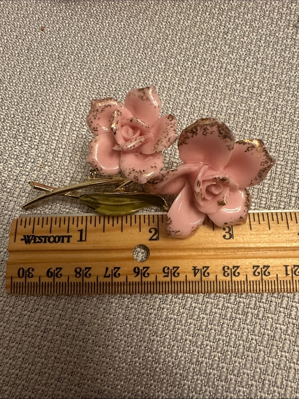 💐1950s CORO Vintage Mid Century Pink Gold Dusted Porcelain Rose Statement Brooch - Picture 6 of 6